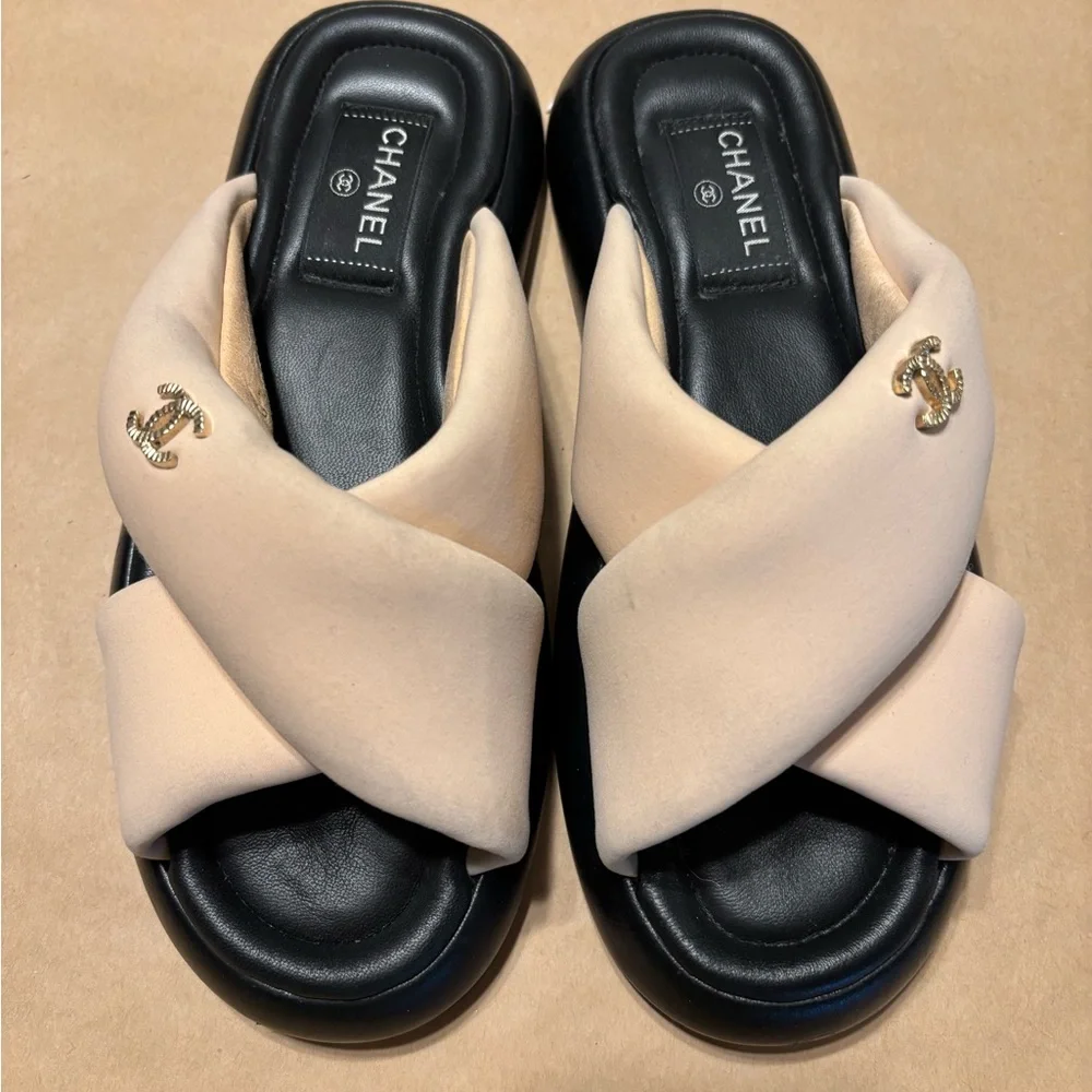 Chanel Cream and Black Quilted Sandals‎